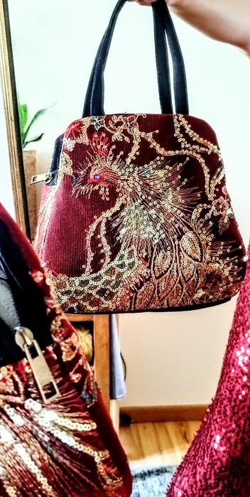 Wizytowa, imprezowa, wyszywana cekinami torebka do ręki