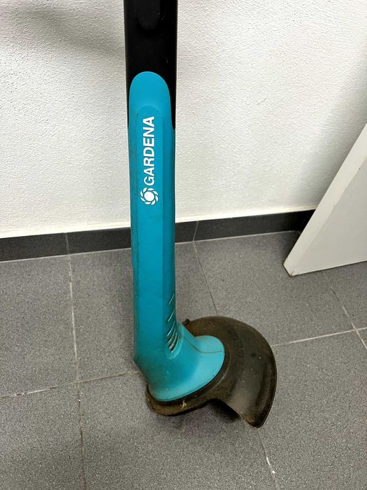 Aparador elétrico GARDENA SMALLCUT - Corta Cantos