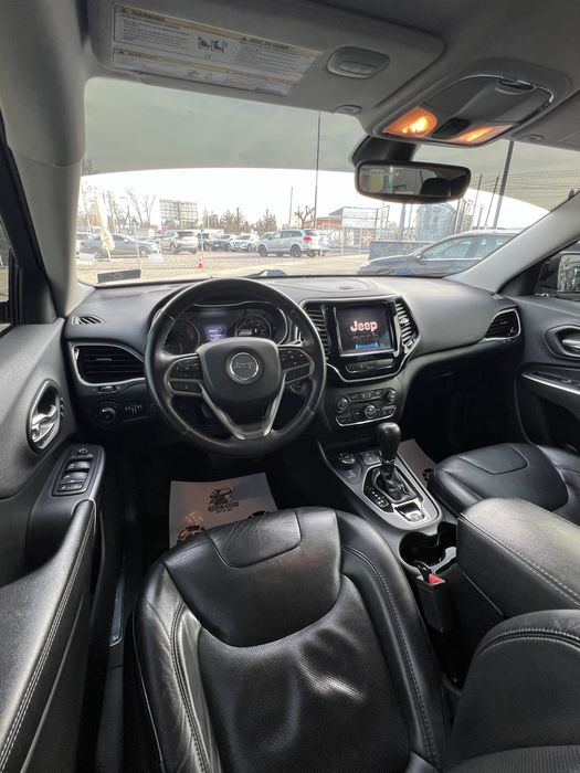 Jeep Cherokee 2019 3,2 Газ/бенз