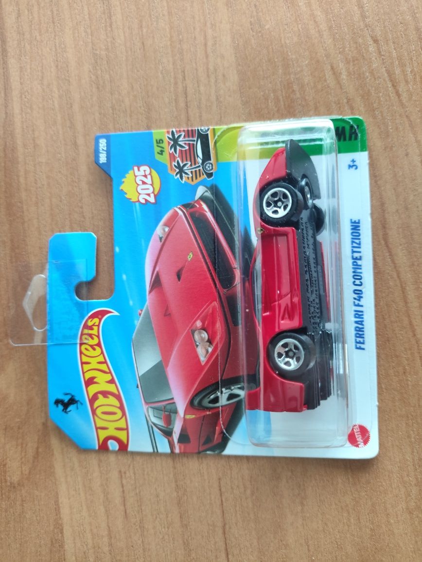 Ferrari F40 Competizione Hot Wheels 1:64 model resorak auto