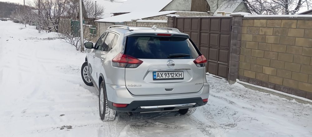 Продам Нісан рог 2018р sv awd