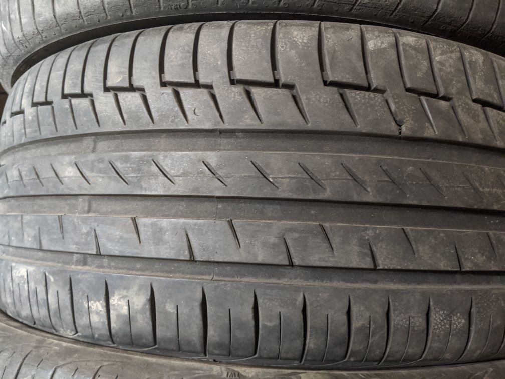 225/45R17 Continental