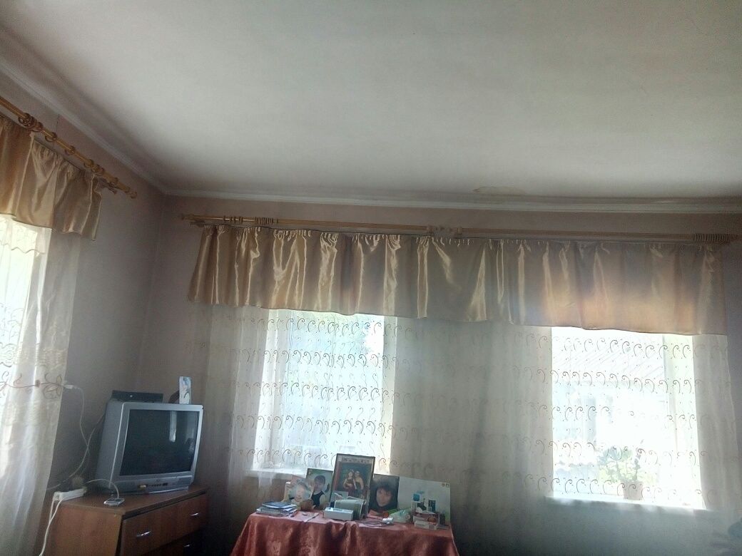 Будинок в селі Вихвостів