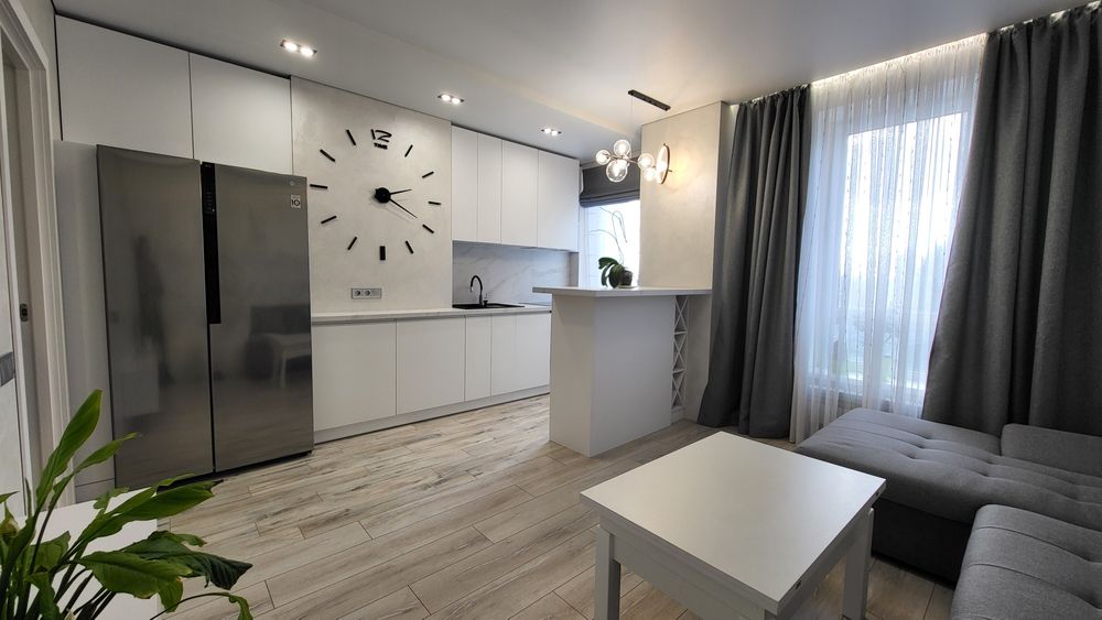 Продам 2 комнатную квартиру с ремонтом  в ЖК Одесский