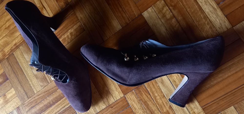 Sapatos novos quase de graça.