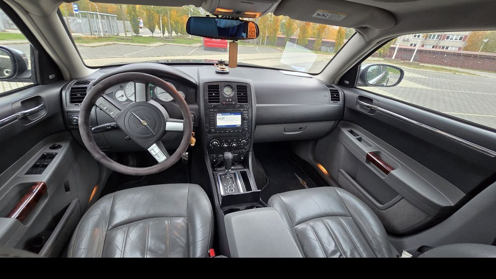 Chrysler 300c/3.5 V6/AWD/LPG