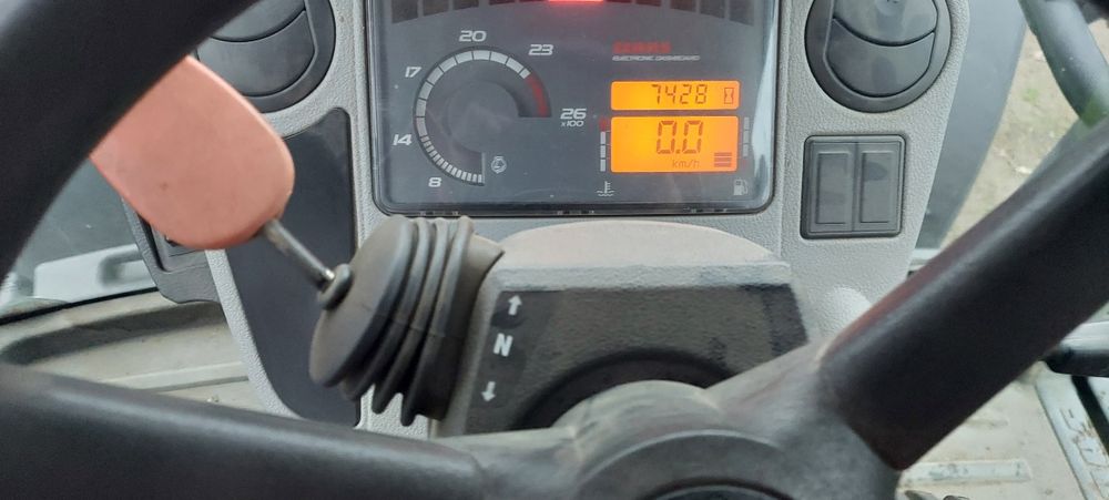 Claas Axion 830  2007 год