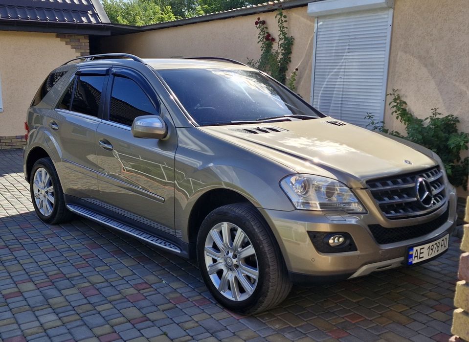 Mercedes ML500 Мерседес МЛ500 4матик 5.5 газ/бензин 2010 год