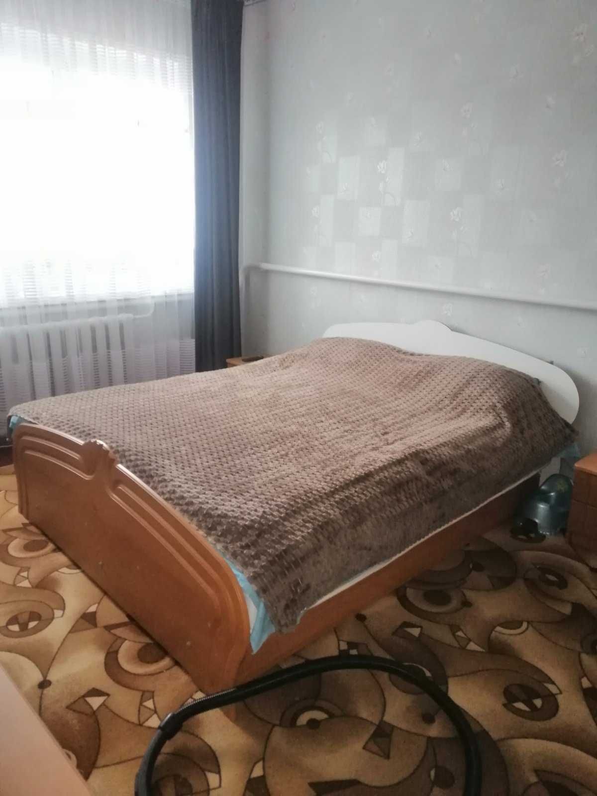 Продам півбудинку в селі Гора Бориспільського рн.35000у.о.Без комісії.
