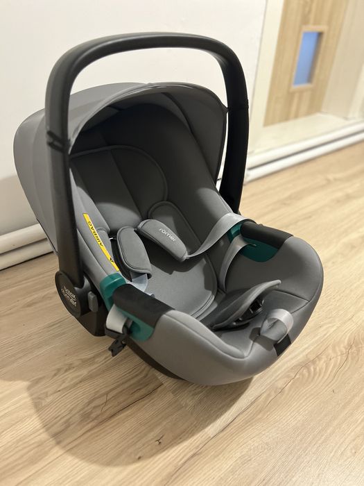 Fotelik samochodowy łupina z bazą Britax BabySafe 3 i-Size