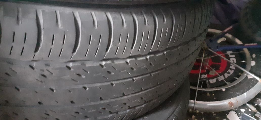 Продам резину Toyo 225/55r18 б/у