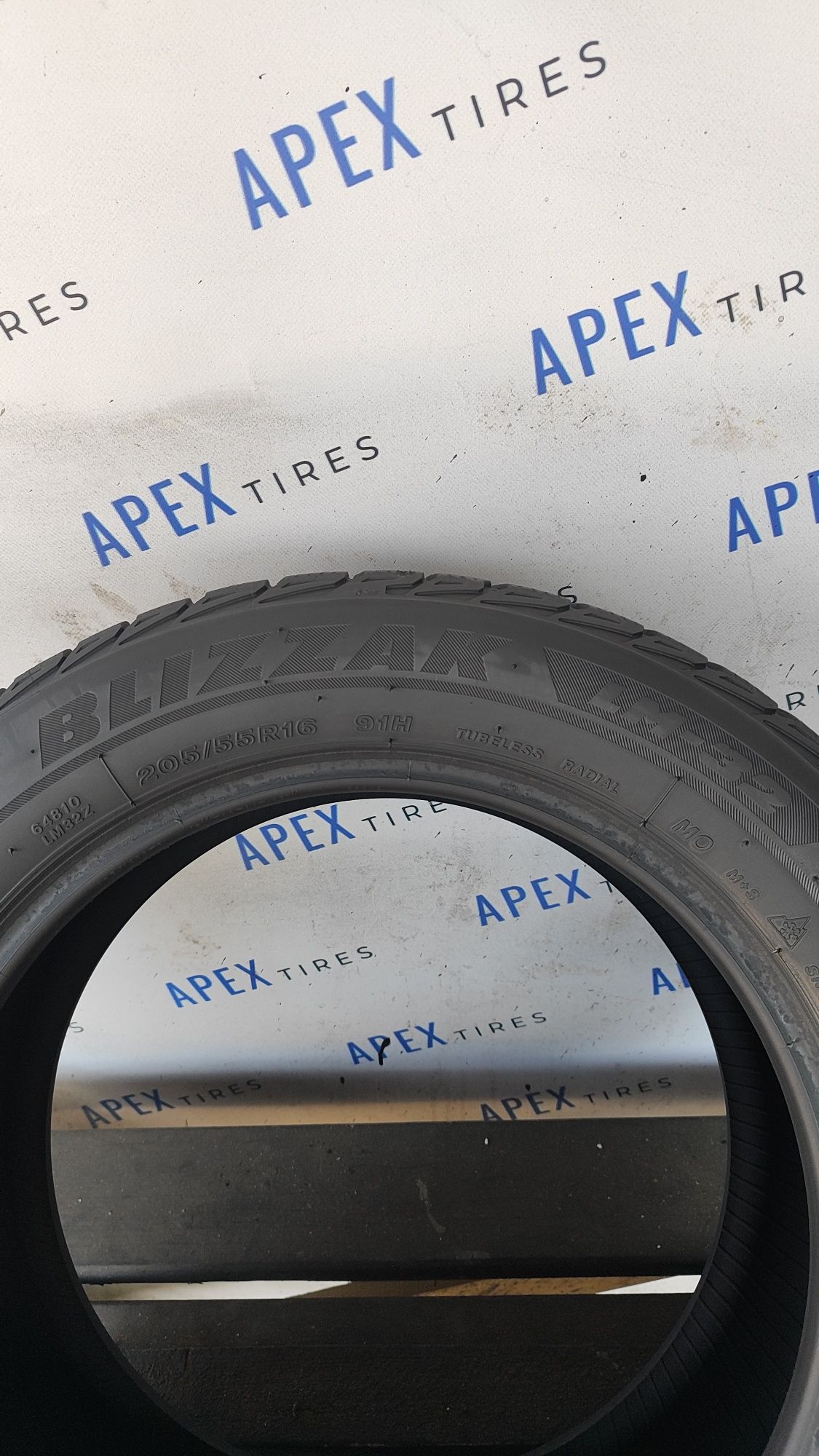 Зимові шини Bridgestone 205/55 R16 205*55 16 Blizzak  lm - 32