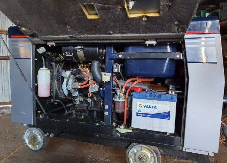 Продам дизельный генератор honda ext12d