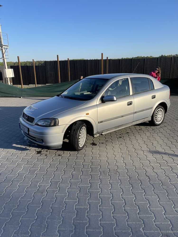 Продам автомобіль opel astra 1.6