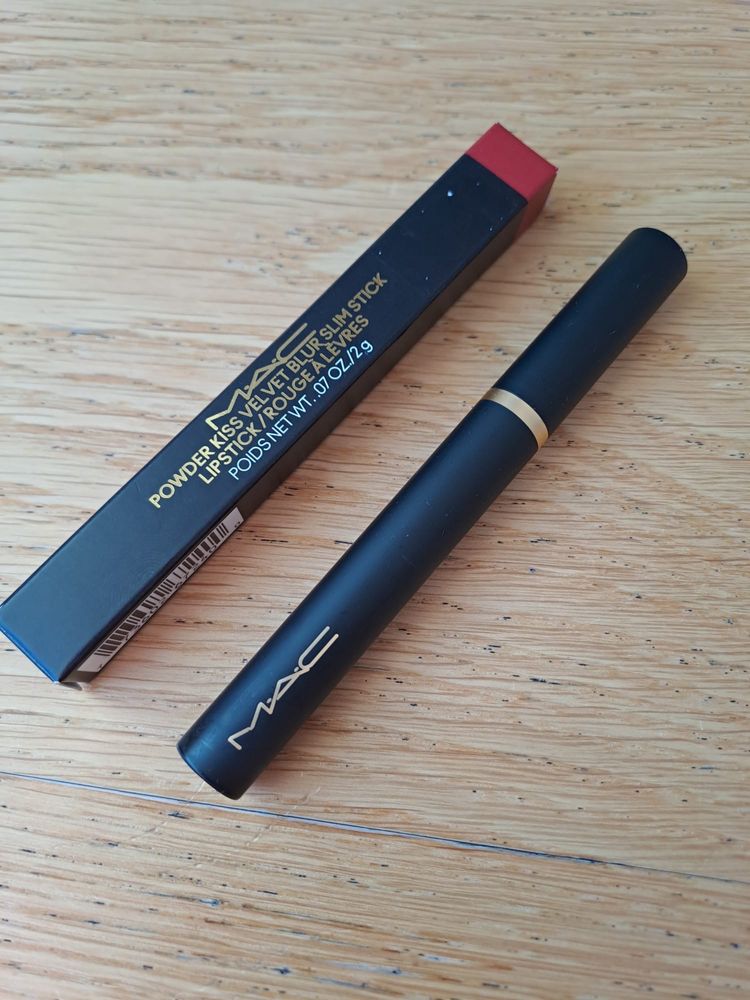 Szminka pomadka mac cosmetics 889 Ruby new czerwona