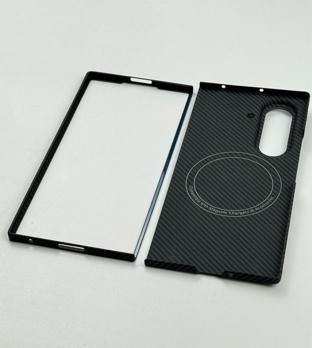 Чехол из настоящего карбона для Samsung Galaxy Fold 7 (600D) + MagSafe