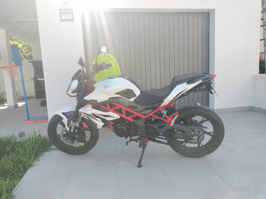 Benelli BN125 (ainda na garantia)