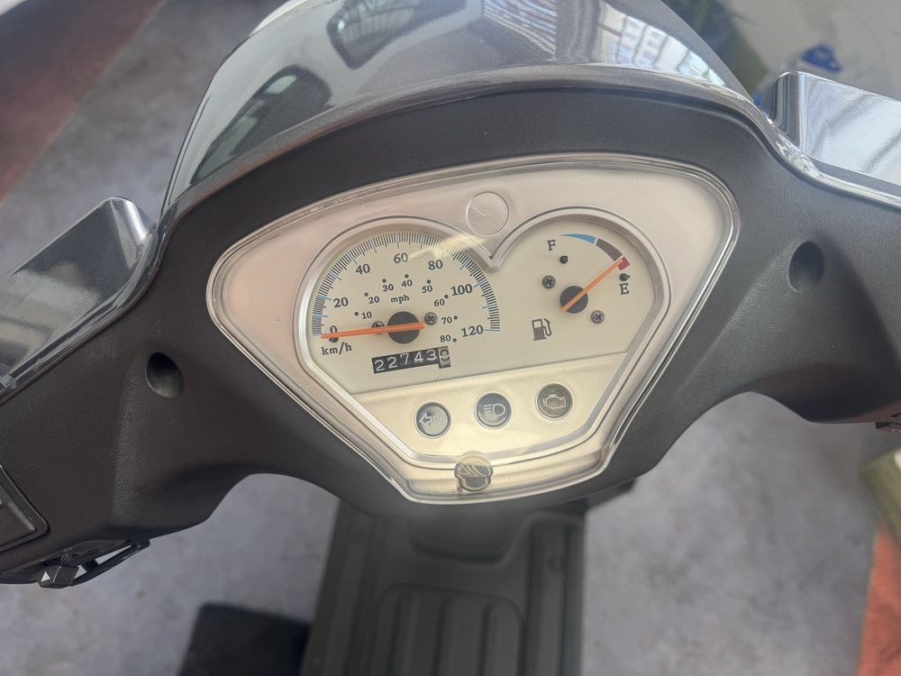 Mota 125cc ano 2021 com  22 mil kms.900€