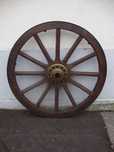 Roda de carroça antiga