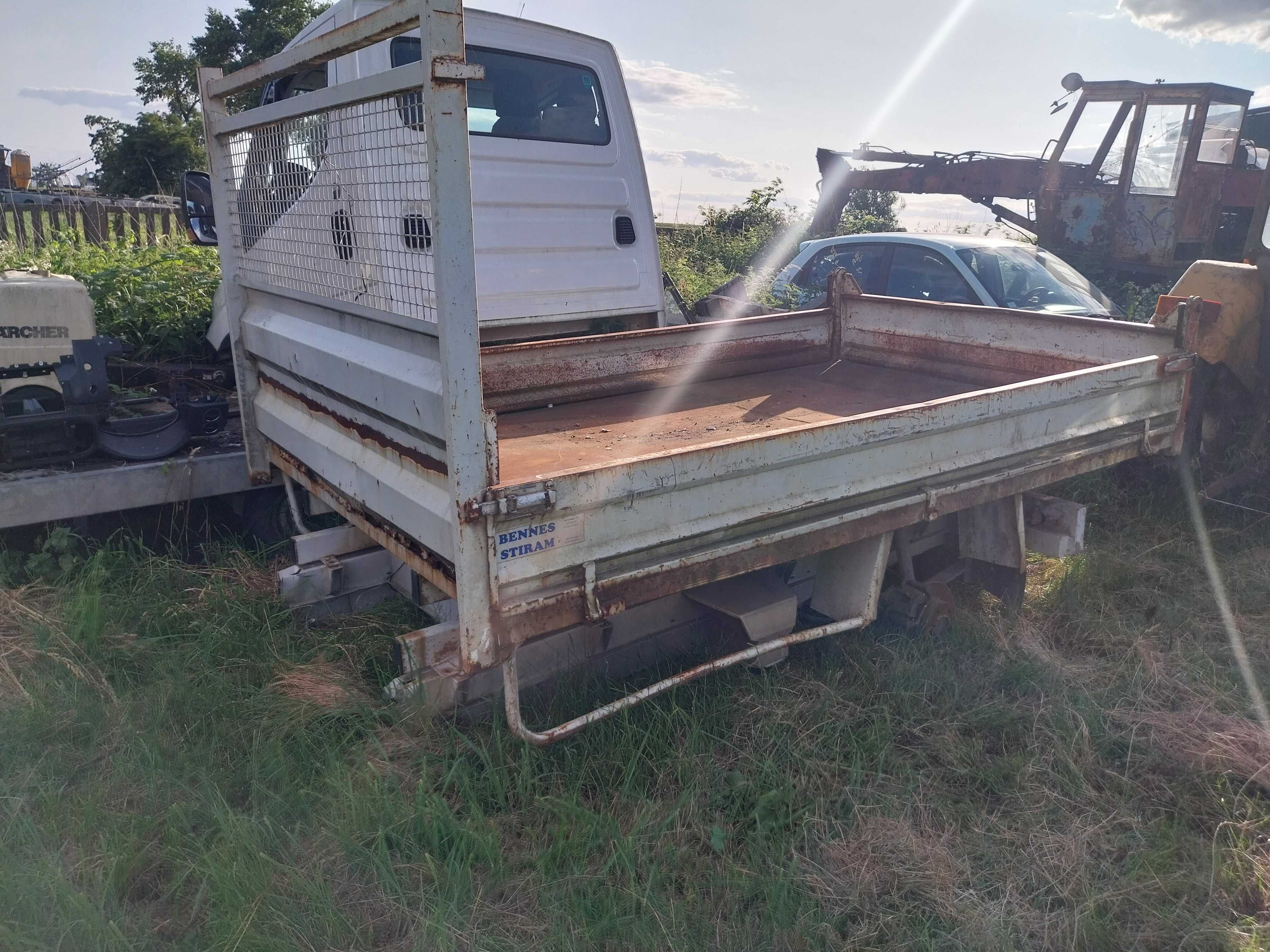 paka, kiper , wywrot na busa dostawczego