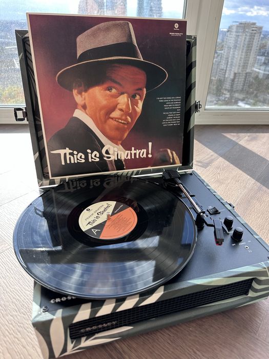 Лімітована версія Crosley Voyager в ідеальному стані