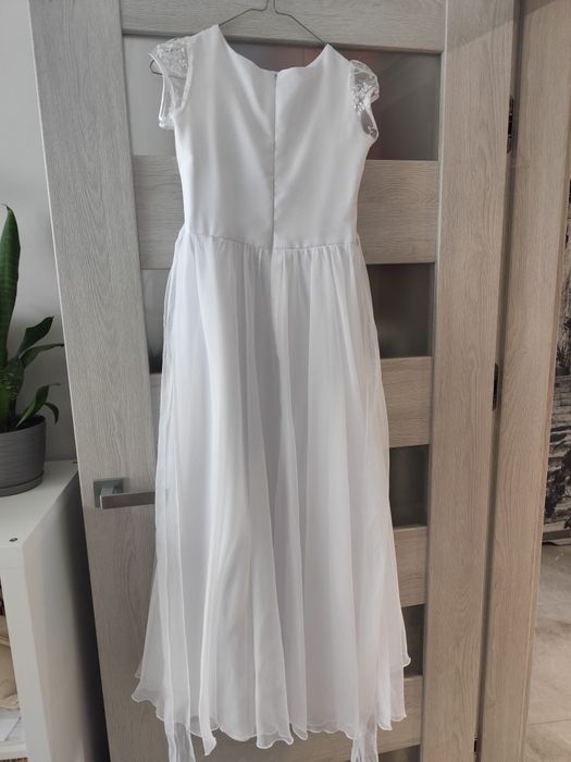 Sukienka komunijna dla dziewczynki – stan idealny!