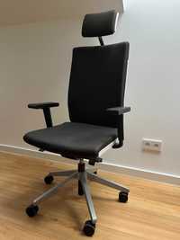 Wygodny i ergonomiczny fotel biurowy z regulacjami