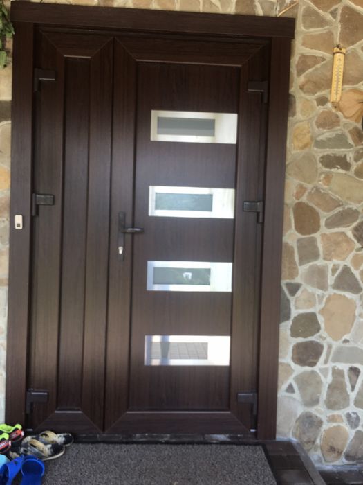Двері вхідні металеві та металопластикові