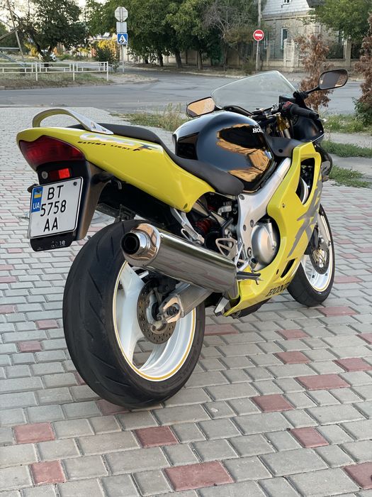 Продам Honda CBR 600 f4
