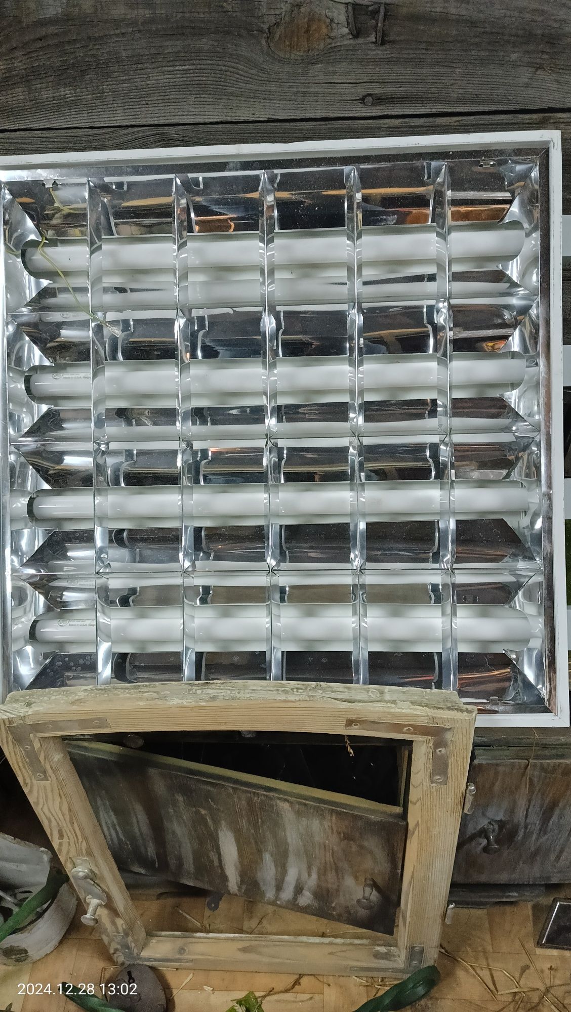 Lampa,oprawa rastrowa.Świetlowka.