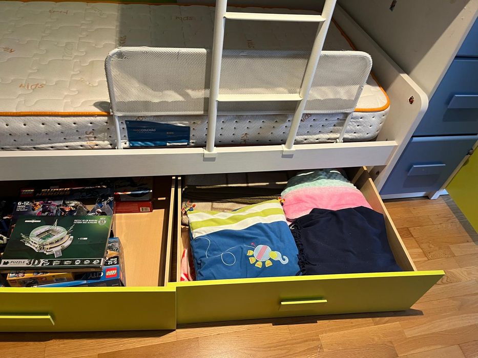 Beliche com roupeiro embutido