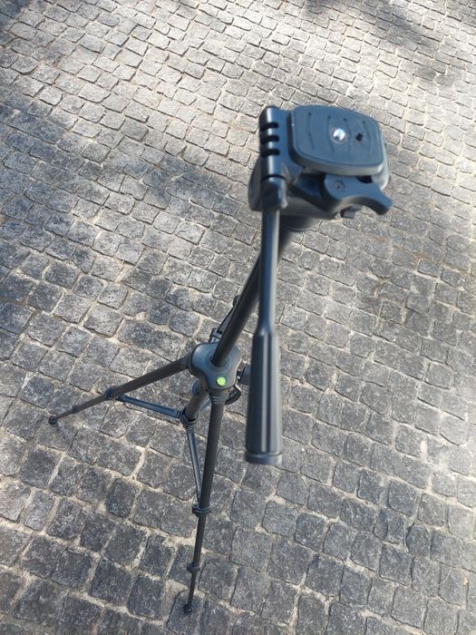 Tripé para máquina fotográfica ou telemóvel Qilive