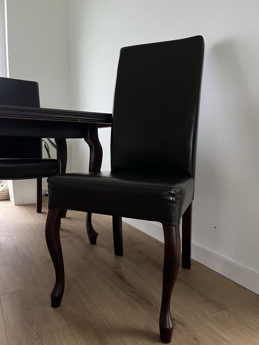 Duży stól z litego drewna z kompletem 6 krzeseł do jadalni lub salonu