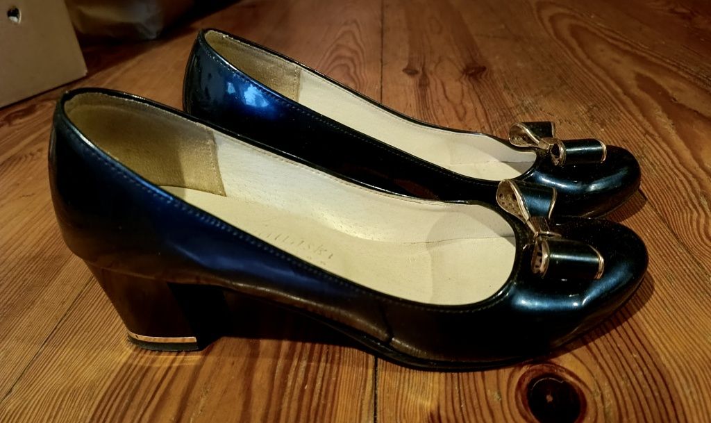 Buty na obcasie Modliński