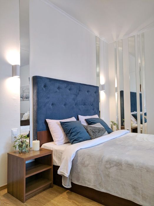 Акція! Біля " Янголятко", 5-6 місць. Просторі Апартаменти в центрі.