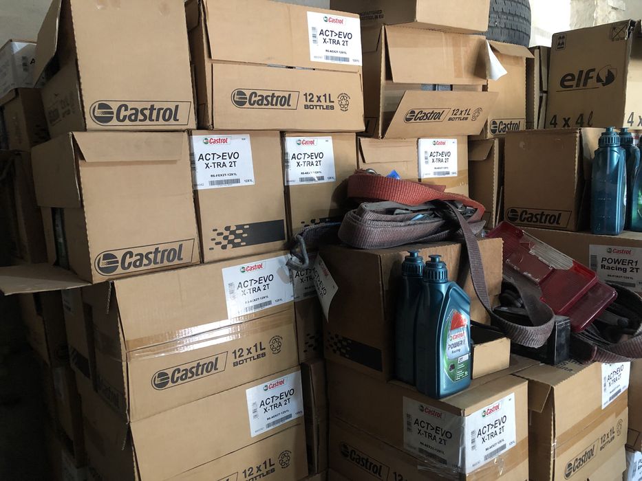 Масло двухтактное castrol 2t.  2т