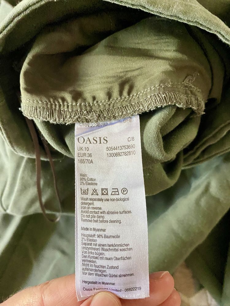 Укорочені штани зелені OASIS розмір М-38, короткі брюки