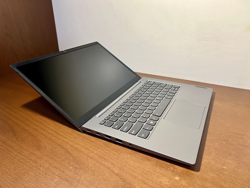 Lenovo ThinkBook 14 Core I5/16Gb/256Gb/Intel IrisXe/Aluminium