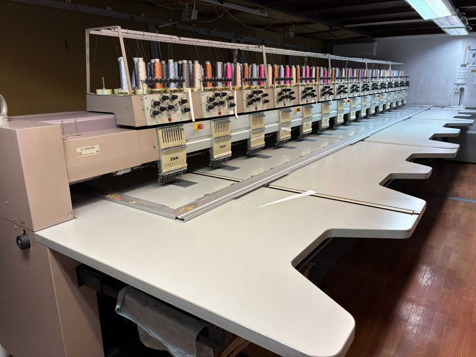 Hafciarka przemysłowa ZSK 15 głowic gigantyczne pole haftu 1000x400 mm