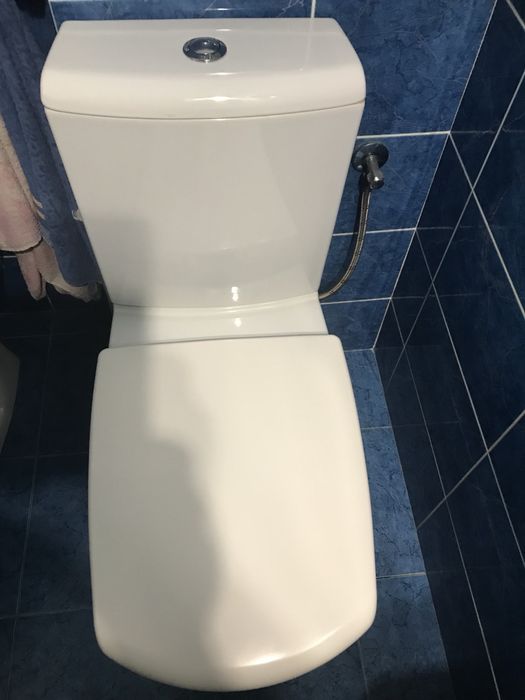 Продам унітаз з бачком