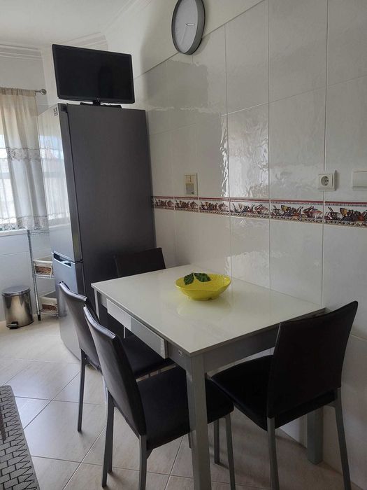 Alugo T2, próximo da escola Secundária Damião de Goes.