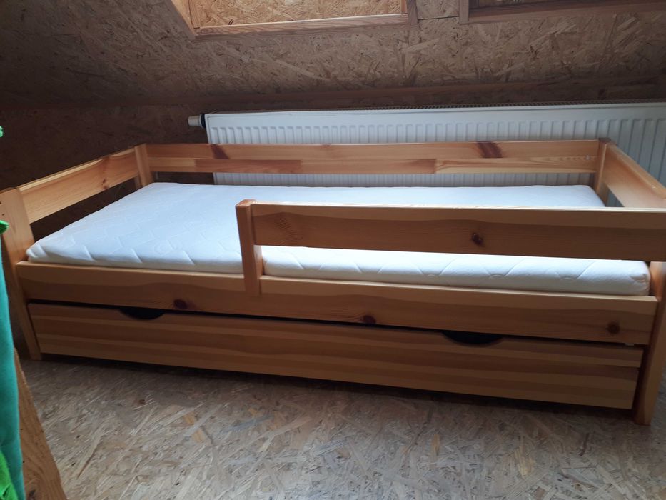 Łóżko sosnowe z szufladą 160 x70