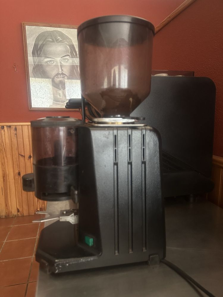 Maquina de Cafe Industrial com Oferta de Moinho de cafe