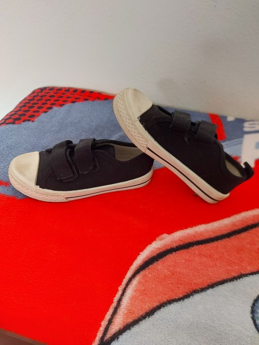 Sapatinho preto e branco