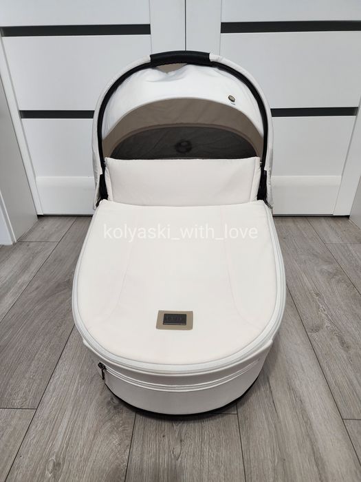 Люлька Cybex Priam 4.0 off white біла Сайбекс Пріам