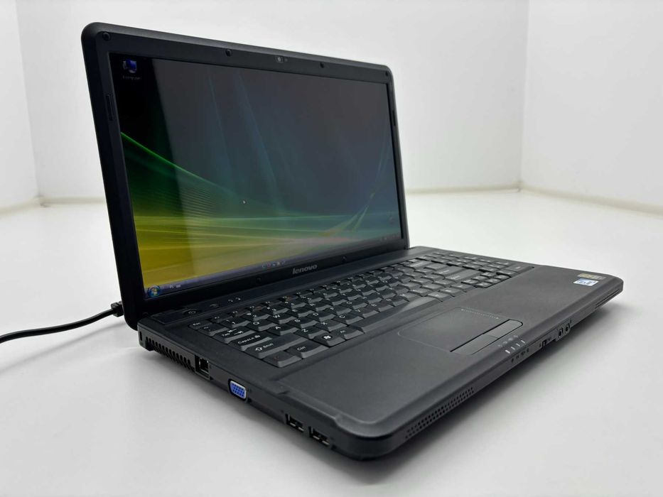 Laptop komputer Lenovo G550 Intel 15.6'' Windows