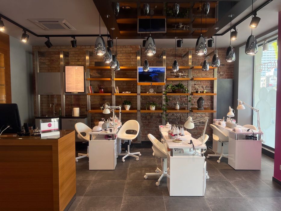 Wynajmę stanowisko manicure/pedicure Warszawa Śródmieście