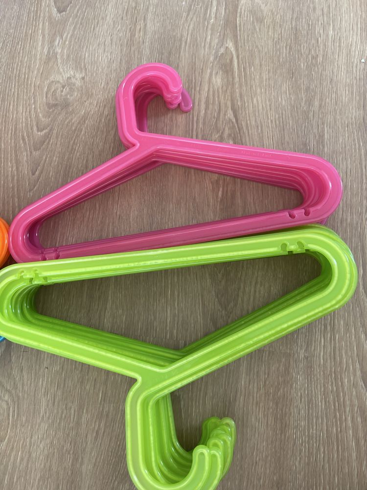 44 cabides de plastico ikea