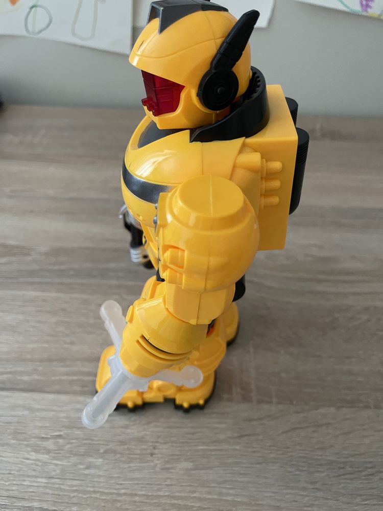 Іграшка робот