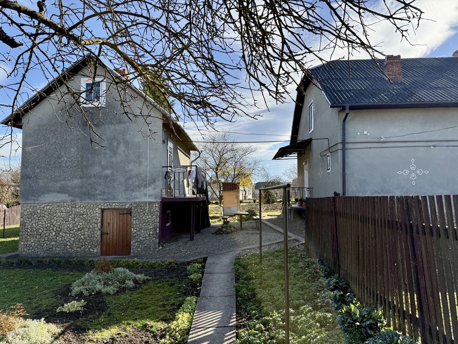 Продам будинок з великою територією